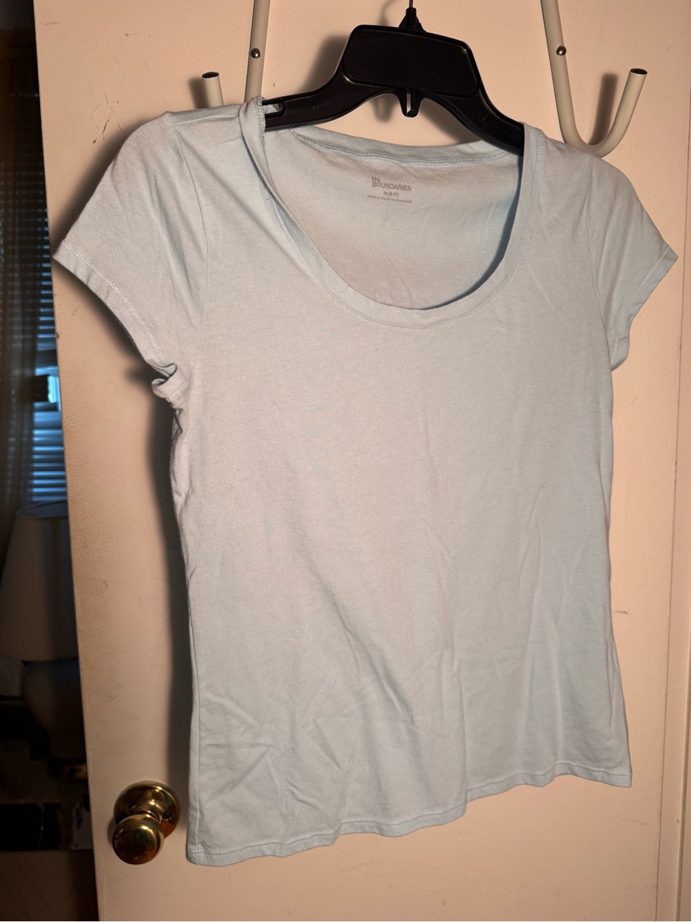 No Boundaries Light Blue Scoop Neck Short Sleeve Tee